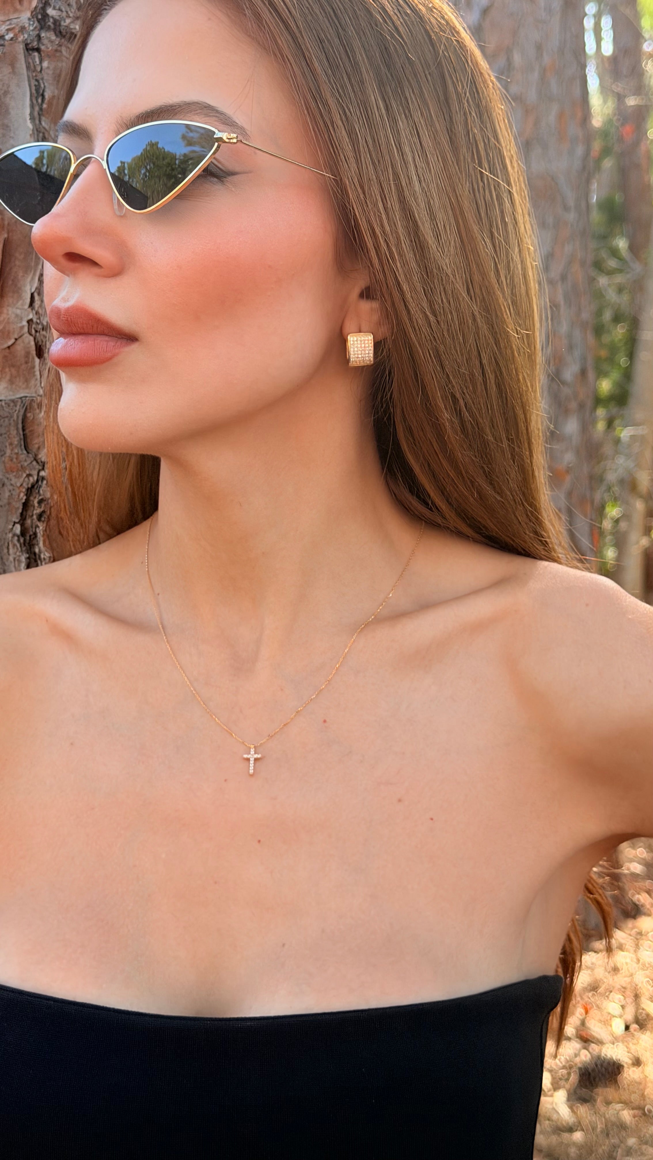 18k gold cross necklace