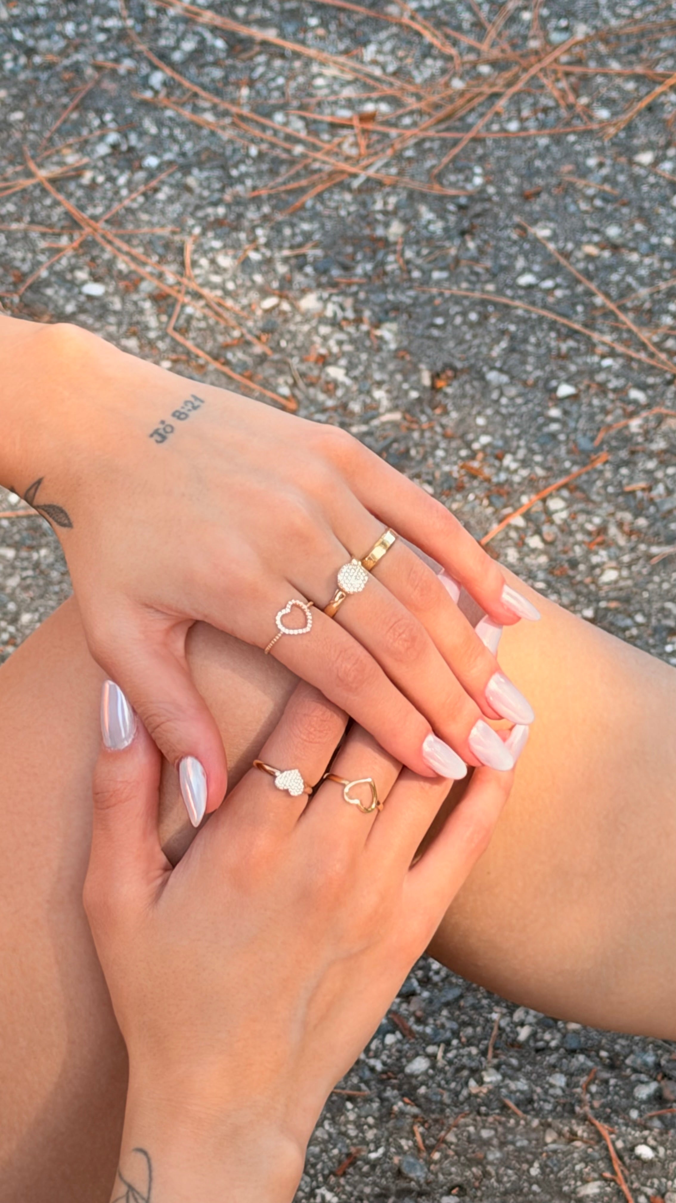 18k gold heart ring