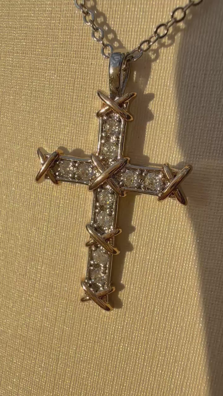 Necklace with cross pendant
